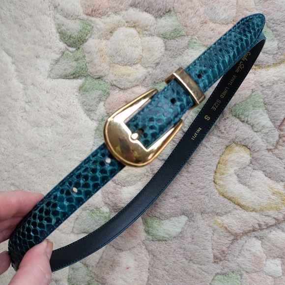 SOLD Vintage blue/emerald genuine snake skin belt - Picture 5 of 12